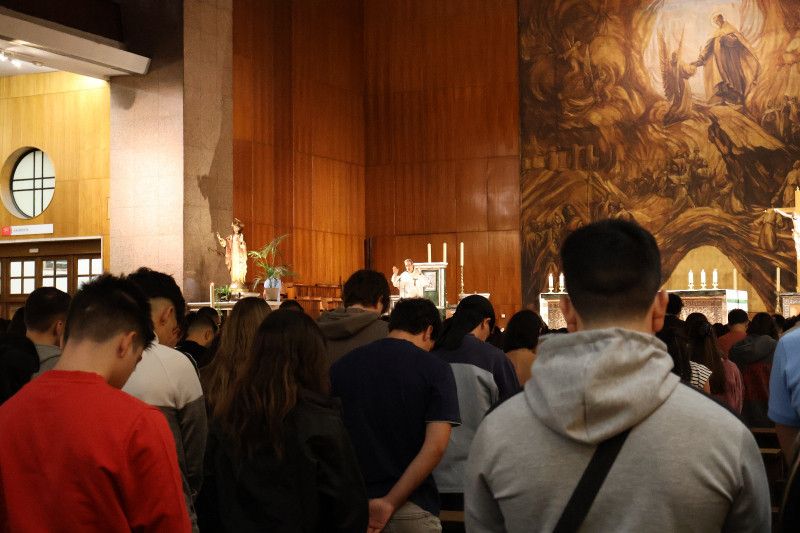 476 jóvenes madrileños inician peregrinación al Jubileo de la Esperanza en Roma