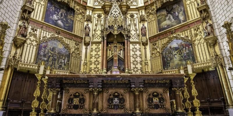La parroquia de Santa Cruz de Madrid celebra la Exaltación de la Santa Cruz con el cardenal Cobo