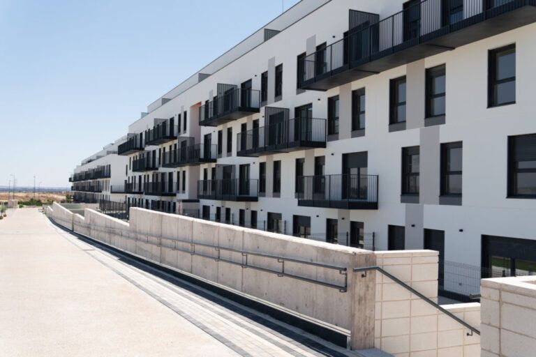 El PSOE de Tres Cantos denuncia el abandono en las zonas del Plan VIVE