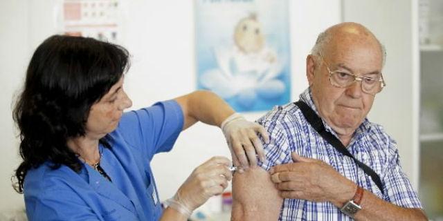 La cita previa para vacunarse de gripe podrá solicitarse por Internet