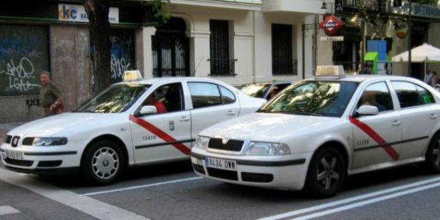 Detenidos cinco taxistas en Madrid por perseguir a un conductor de Uber