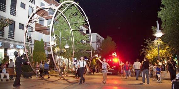 Ocio y compras en la noche abierta de Majadahonda