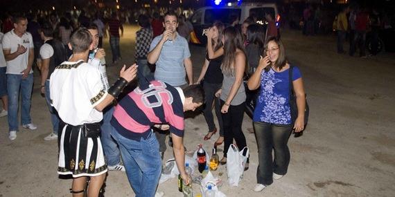 Alcohol y jóvenes: la mezcla del fin de semana antes de los 14