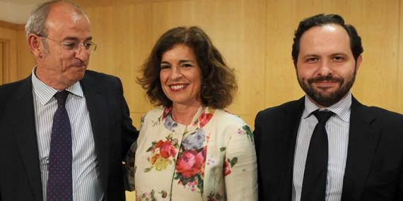 130510 crisis gobierno botella 01