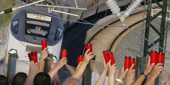 Continúan ingresados 22 de los 26 madrileños heridos en el accidente de Santiago