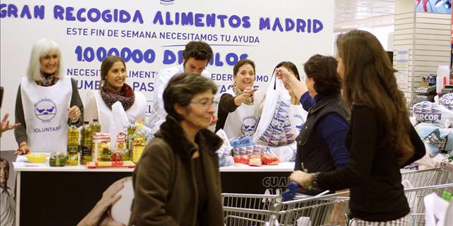 Los madrileños se vuelcan en la 'Gran Recogida' de alimentos