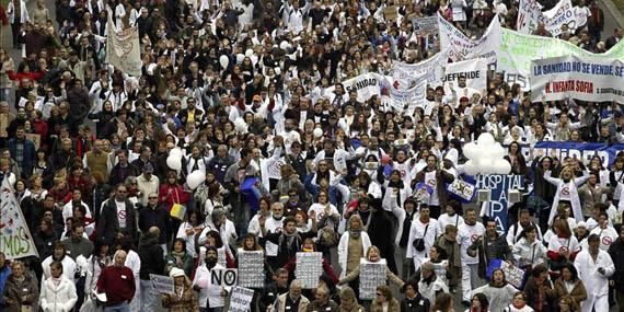 La ‘marea blanca’ volvió a trasladar sus protestas a las calles de Madrid