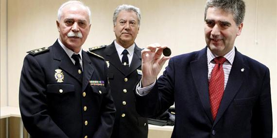 130227 moneda unica cosido