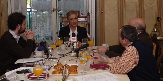 130320 cronica desayuno cifuentes 01