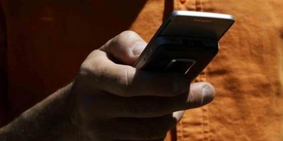 130326 telefono movil