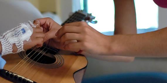 Los pacientes de La Paz mejoran gracias a la musicoterapia