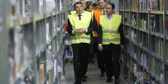 130422 visita amazon 01