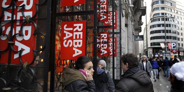 Las rebajas llegan a los grandes almacenes