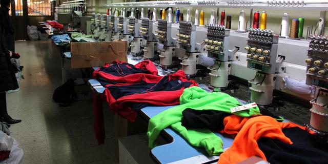 La Policía desmantela un local de falsificación de ropa de marca