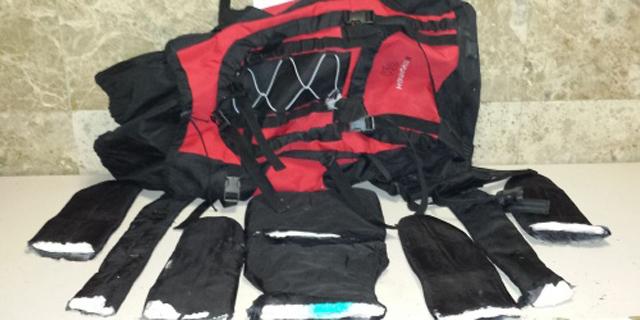 Tres detenidos en el aeropuerto de Barajas con siete kilos de cocaína