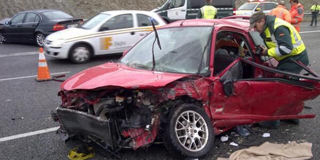 Un herido grave al perder el control de su coche y chocar con otro en Valdemingómez
