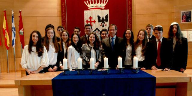 El presidente de la Comunidad Judía de Madrid participa en el acto de la Memoria del Holocausto en Alcobendas