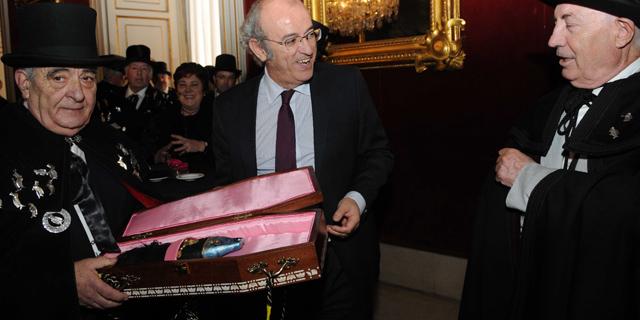 El Madrid más legendario cierra el Carnaval con el alegre entierro de la sardina