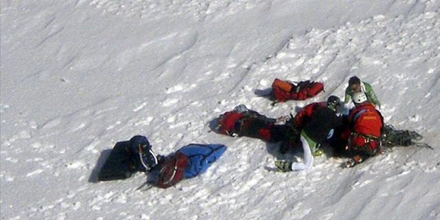 Un montañero de Madrid y otro de Ávila mueren en la Sierra de Gredos