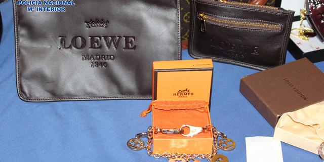 Falsificaban bolsos de lujo y los vendían a clientes 'vip' por 400 euros