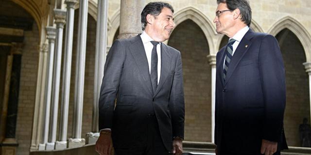 González recomienda a Mas hacer una encuesta en vez de una consulta