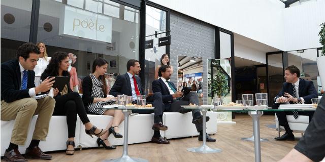 El alcalde de Las Rozas visita ‘The Style Outlets’, referencia de turismo de compras outlet