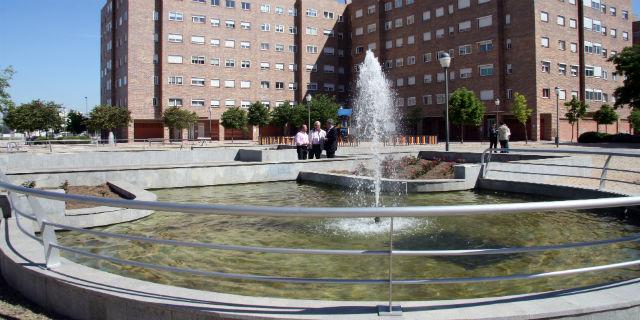Coslada instala una nueva fuente en la Plaza del Mar Caspio