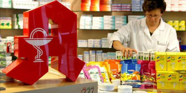 Atracó encapuchado y con una navaja en hasta cinco farmacias del distrito de Chamberí