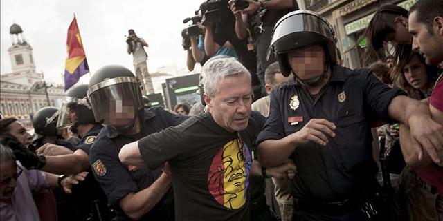Vestrynge y otros seis detenidos tras la protesta antimonárquica de Sol quedan en libertad