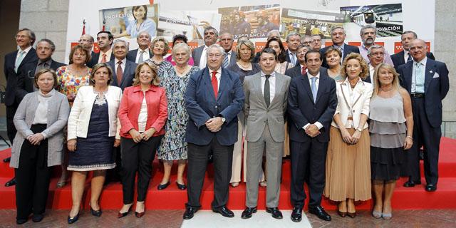 González impone la Distinción por Méritos al Servicio Público a una treintena de empleados de la Comunidad