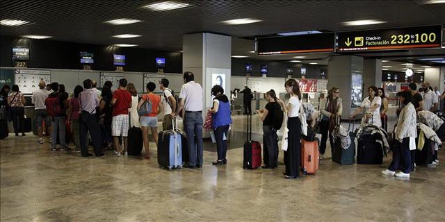 Pasajeros procedentes de Nigeria pasaron en Madrid el control por Ébola sin incidencias