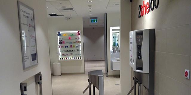 Lavabos de lujo, de pago y exclusivos para los taxistas en la estación Puerta Atocha