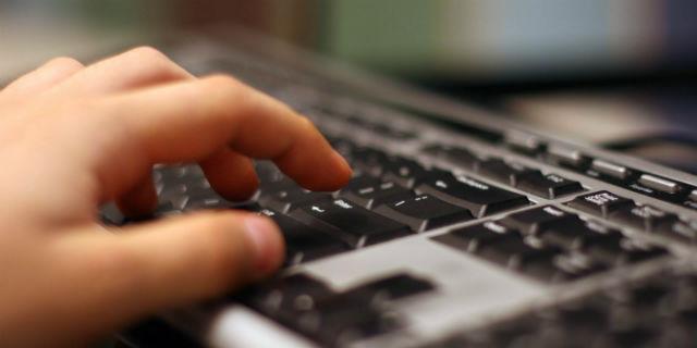 Facebook será más cauteloso con sus experimentos sociales