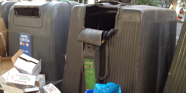 141008 contenedores calle jesus 01