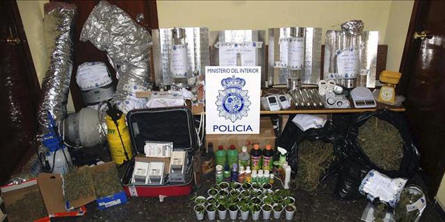 Dos españoles detenidos por cultivar y distribuir marihuana en un ático de Puente de Vallecas