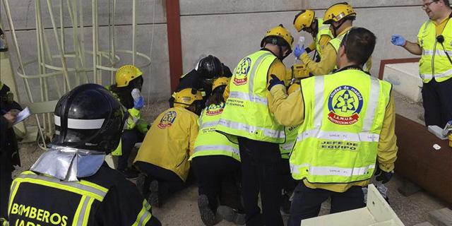 Un vigilante, grave al quedar atrapado por una máquina en un polígono de Vicálvaro
