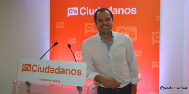 Ignacio Aguado: "El de Podemos es un cambio de ruptura, el de Ciudadanos de construcción"