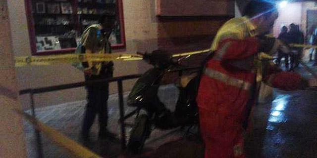Herida grave una mujer tras sufrir quemaduras echando gasolina en Vicálvaro