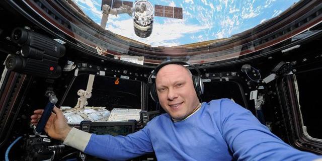 Un 'paseo extravehicular' desde el Planetario