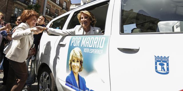 Aguirre estudiará que los taxis puedan hacer giros de 180º