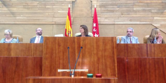 Cifuentes asegura que cumplirá el acuerdo con C's y espera llegar a algo más