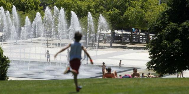 Cruz Roja recomienda beber líquidos y usar ropa ligera para prevenir los efectos del calor