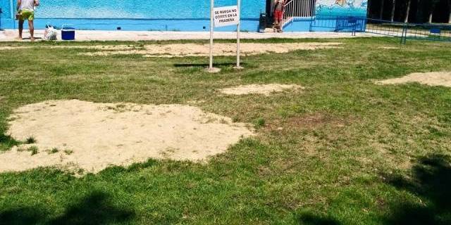 Indignación de los vecinos de Humanes de Madrid por el estado de la piscina Municipal