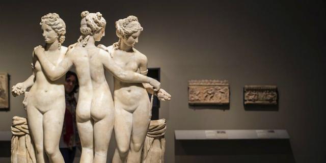Seductoras, maternales, excesivas, las "Mujeres de Roma" en el CaixaForum de Madrid