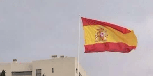 El PP denuncia presiones de la izquierda radical para no reponer la bandera de Coslada