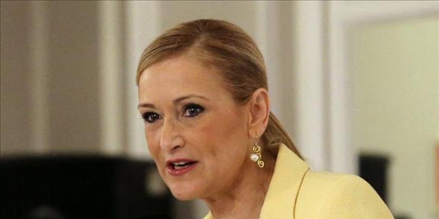 Cifuentes: "Nos jugamos consolidar la economía y el empleo o hacer experimentos”