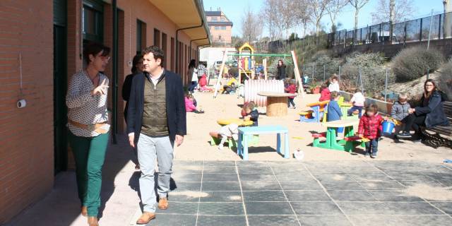 De la Uz visitó la escuela Infantil Aserrín Aserrán de Las Rozas