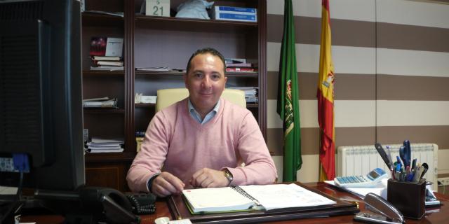 Iván Fernández: Me gustaría acabar lo que he empezado en Serranillos del Valle #Alcaldes1000