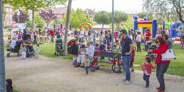 La Asociación de Familias Numerosas de Madrid afirma que las empresas eléctricas les boicotean el acceso al Bono Social