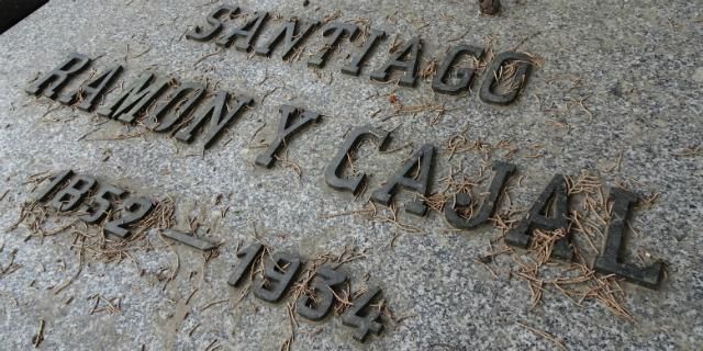 La Real Academia de Ciencias denuncia vandalismo en la tumba de Ramón y Cajal